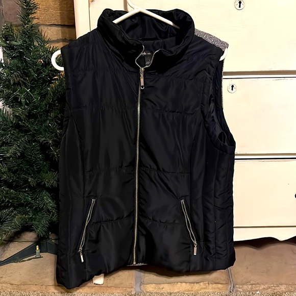 Vest - Picture 1 of 3